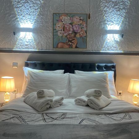 Anna Maria Greek Filoxenia Apartment Pire Dış mekan fotoğraf